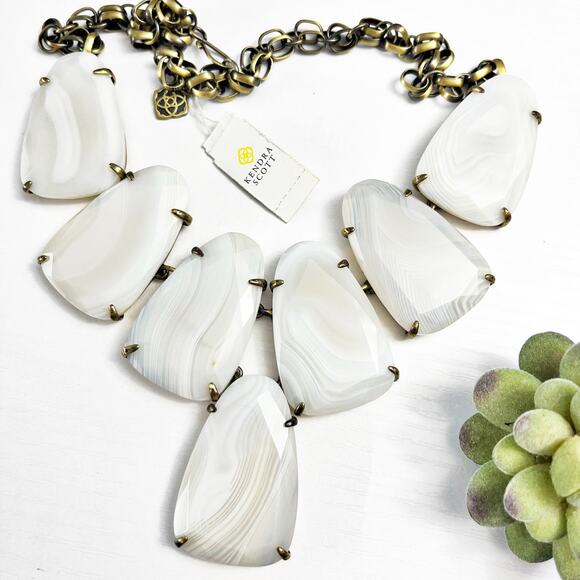 NEW Kendra Scott Banded Agate Harlow w/ Antique Brass Necklace - Picture 1 of 10